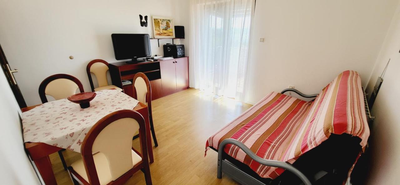 Apartments Italo By El-Pi Tours Nijvice Zewnętrze zdjęcie