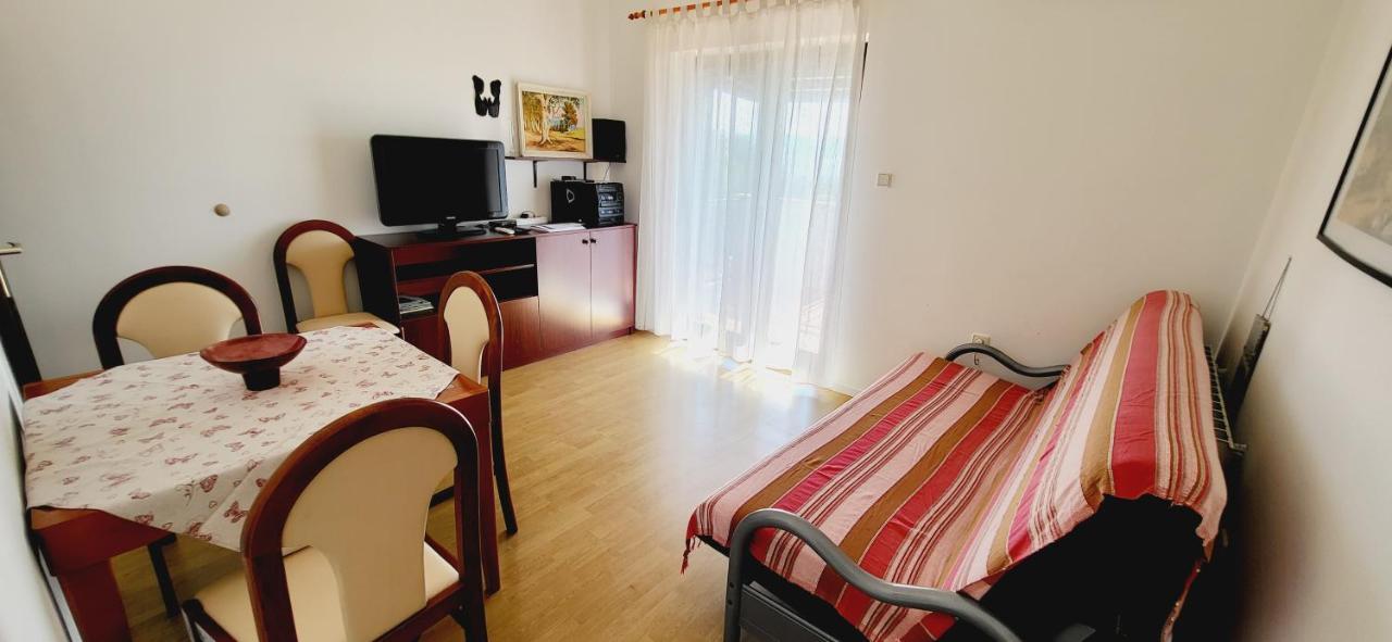 Apartments Italo By El-Pi Tours Nijvice Zewnętrze zdjęcie