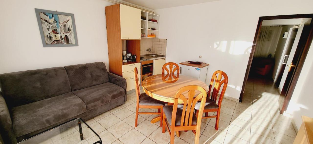 Apartments Italo By El-Pi Tours Nijvice Zewnętrze zdjęcie